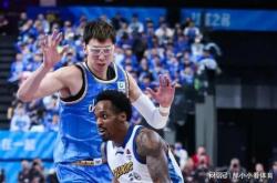 辛纳刷新里程碑，休斯顿火箭首回合力克广厦男篮，晋级概率达73％的简单介绍